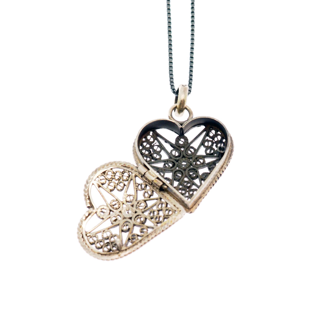 heart star locket necklace